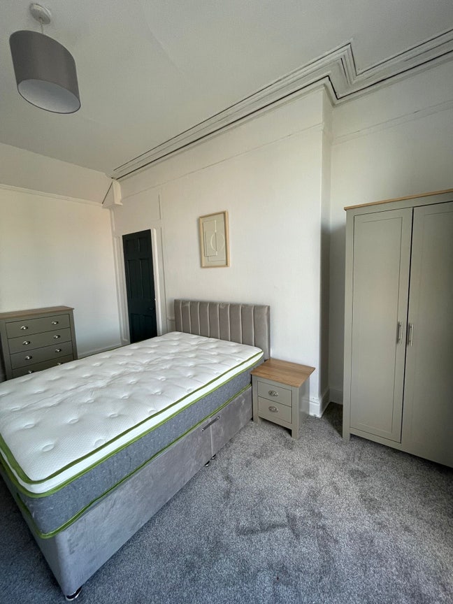 Spacious rooms near City Centre 🏠 Main Photo