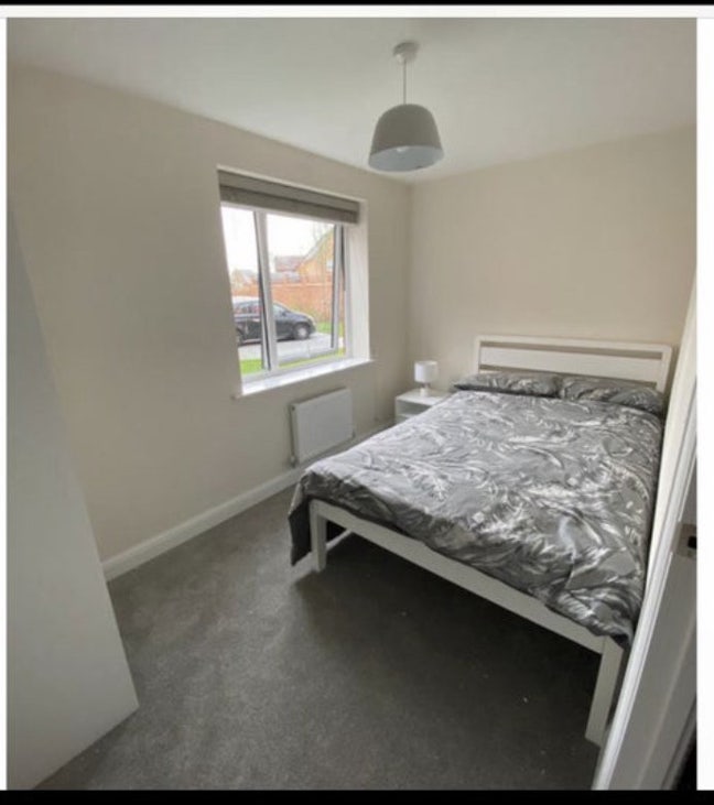 Small Double Room Apartment, Brooklands Main Photo