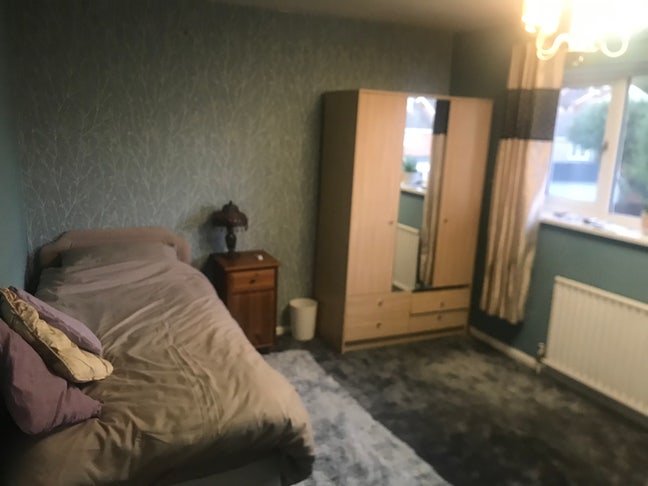 Double room with Single Bed and furnishings Main Photo
