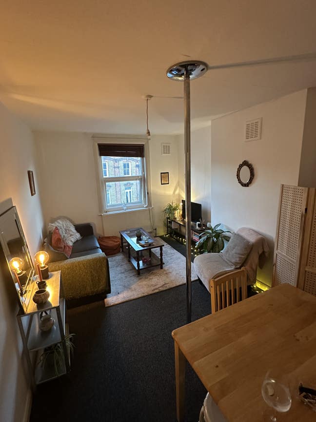 2 bed entire flat available opposite Crouch Hill s Main Photo
