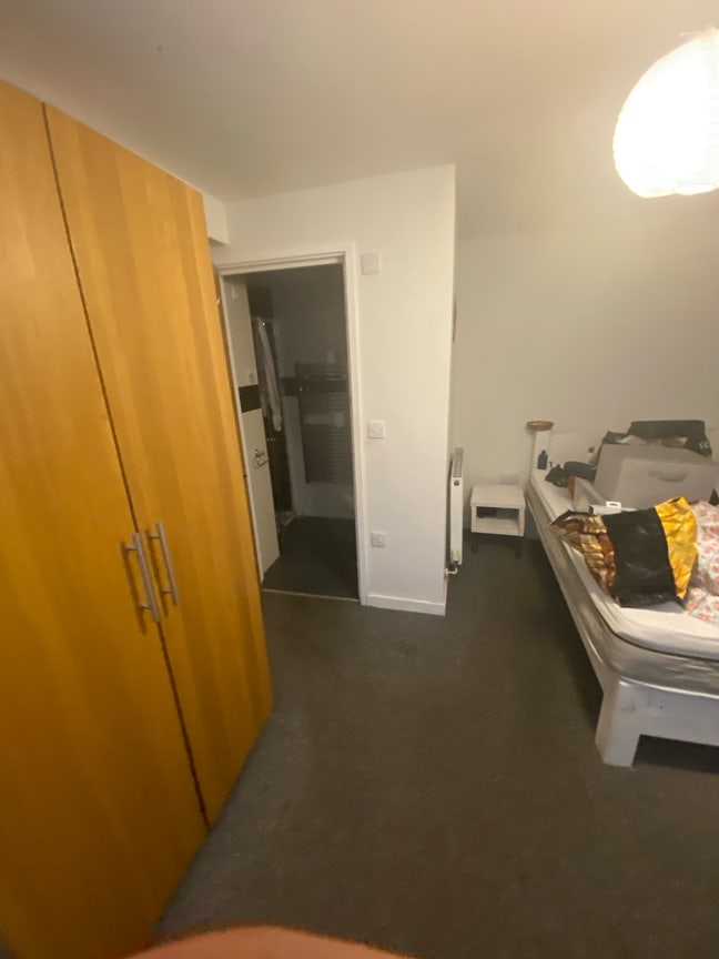 Room for rent, Canley Main Photo