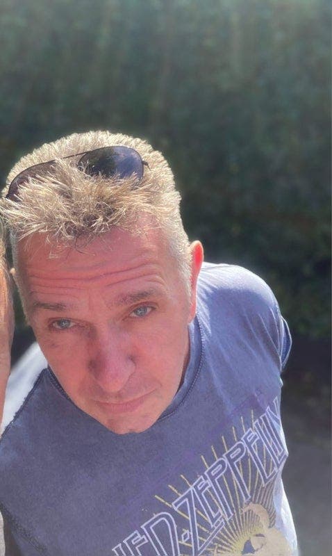 Professional Male seeks a double room Main Photo