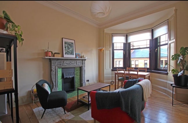 Room in Spacious Flat Near West End  Main Photo