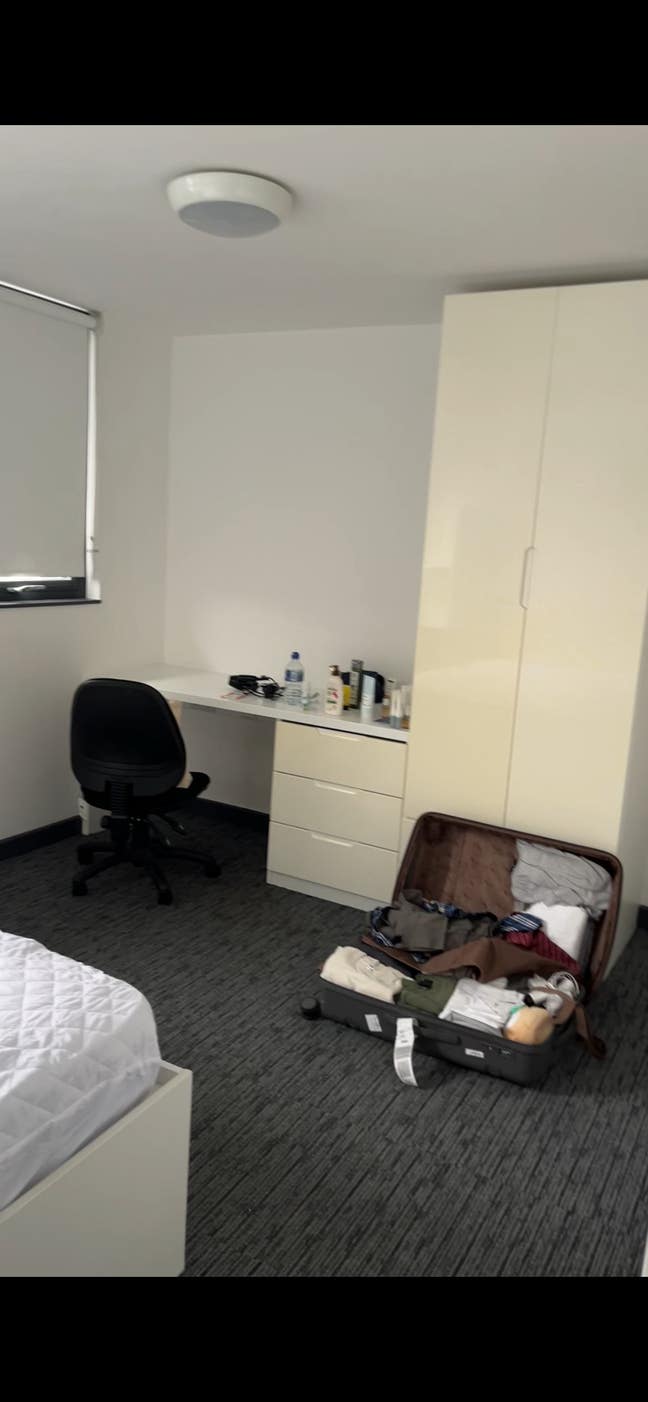 Premier Plus Ensuite Room (Glassworks, Liverpool) Main Photo