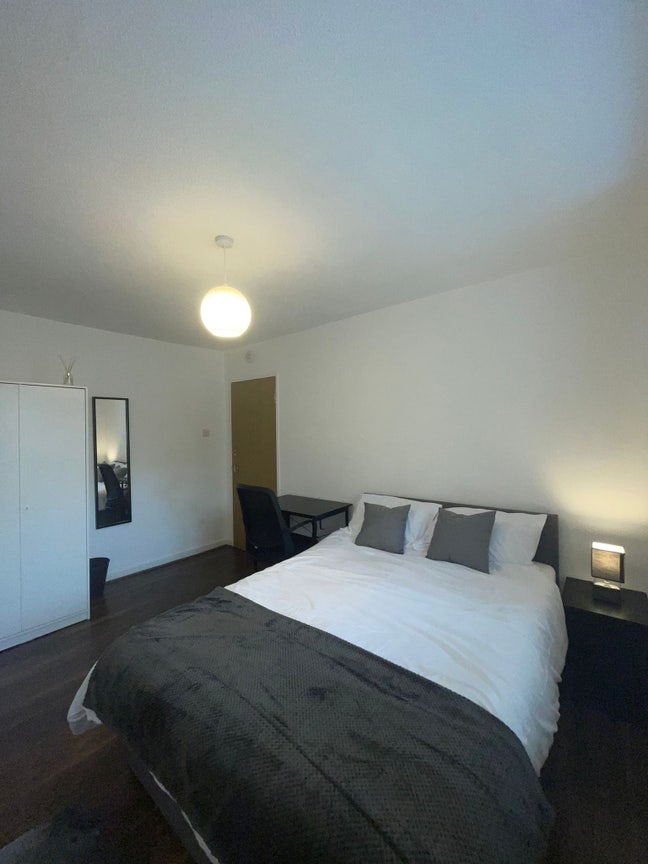 🔥 Stunning Double Room | Salford  Main Photo