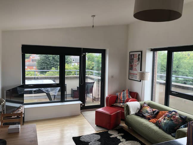 Double bedroom, own bathroom - Penthouse in Leeds Main Photo
