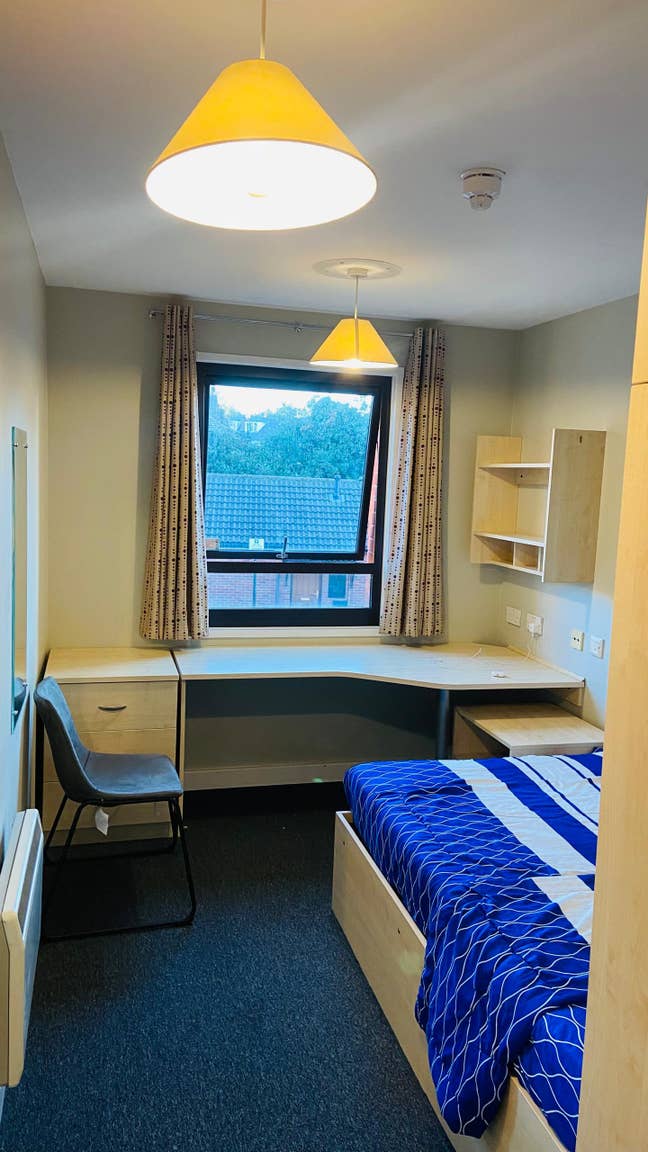 "Student Ensuite Room in The Anvil-Bills included" Main Photo