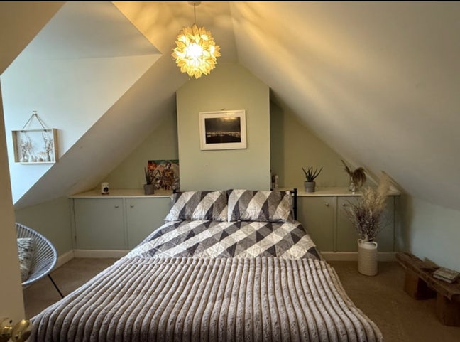 Beautiful private room, in stunning location Main Photo