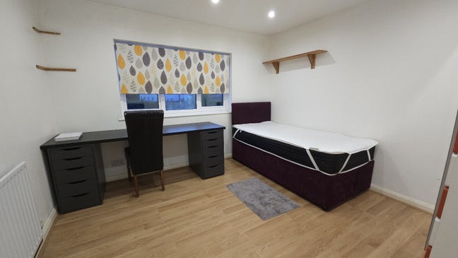 Lovely Double Room | 10 Min to  Train Station Main Photo
