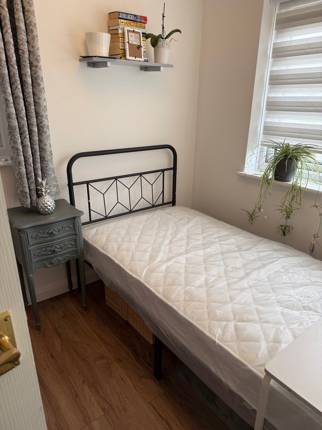 Lovely room to rent in beautiful Brookman's Park  Main Photo