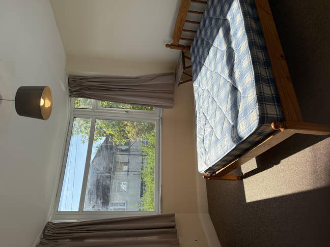 4 bed house 6mins to Southmead Hospital Main Photo
