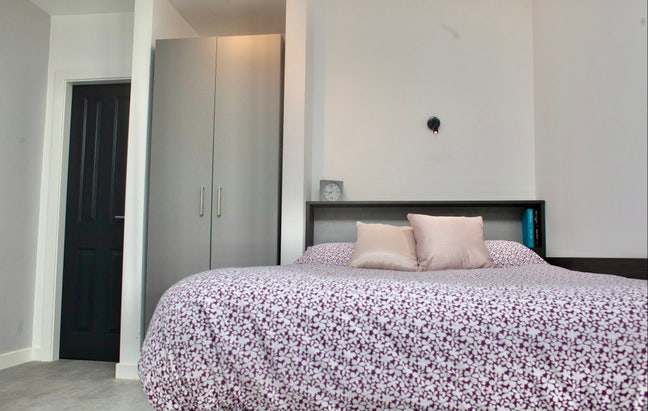 Studio Apartment Available Main Photo