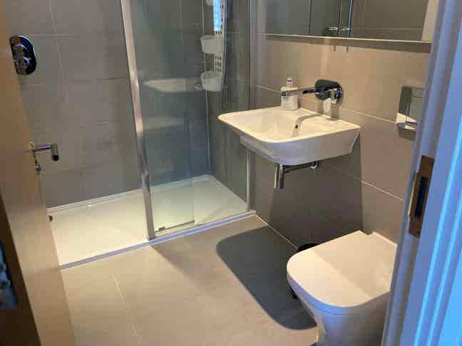 Luxury Rooms in High Wycombe – Balcony  Main Photo