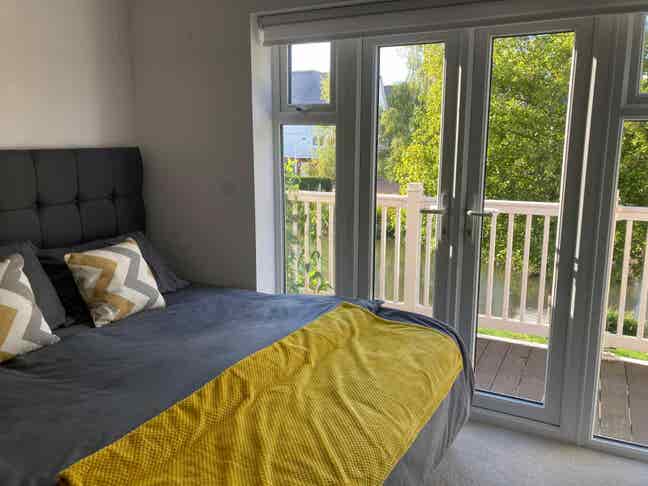 Luxury Rooms in High Wycombe – Ensuite & Balcony  Main Photo