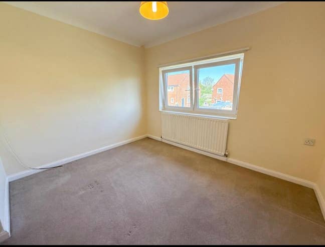 Room in sharing house for rent  Main Photo