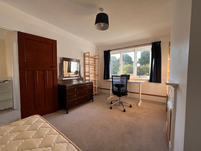 Large Double Room Great Shelford/South Cambridge Main Photo