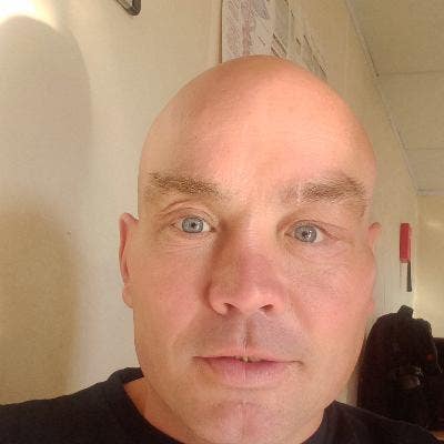 Professional Male seeks a double room Main Photo