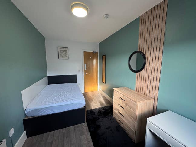 Rooms in City Centre (2 Min Walk to Oxford Street) Main Photo