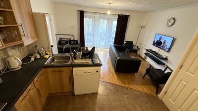 Great dbl nr C.Wharf, fast WiFi, lounge, garden Main Photo