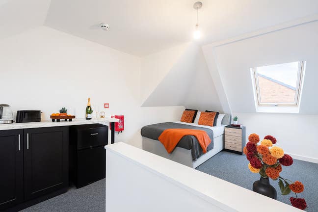 ✨ Newly Refurbished House Share – Stylish Rooms ✨ Main Photo
