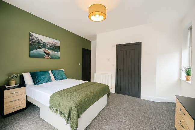 Newly Refurbish House Share Main Photo