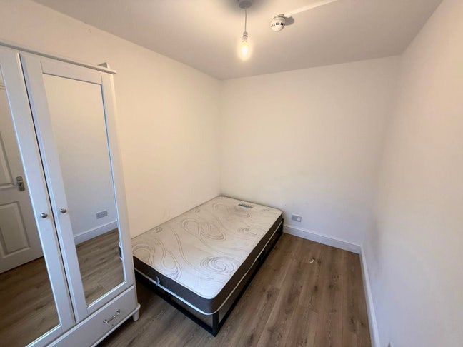All Bills Inc - Bright & Comfortable Double Room  Main Photo