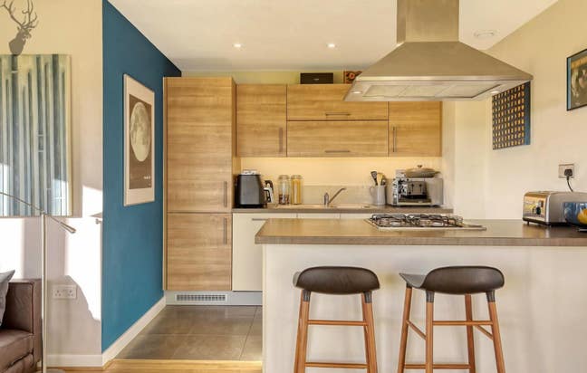 2 Bed, 2 Bath Flat | Modern w/Private Balcony Main Photo