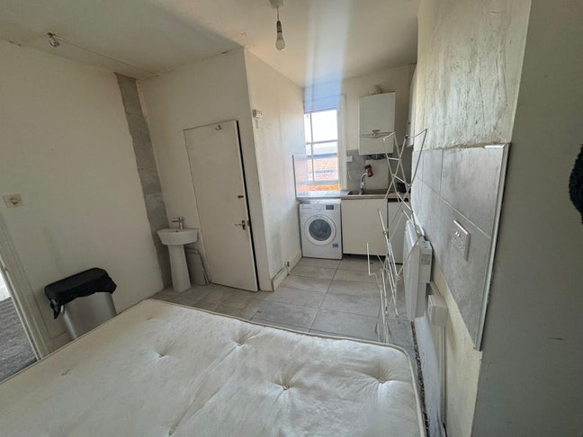 Studio to let in (NW6) Main Photo