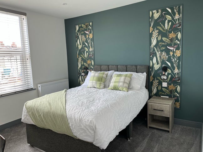 En-Suite Room Available - All Bills Included!✨ Main Photo