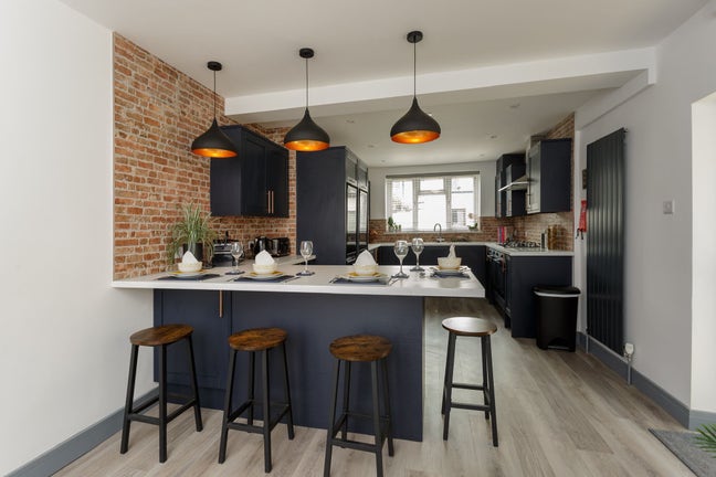 Move-In Ready En-Suite Room 😍 Main Photo