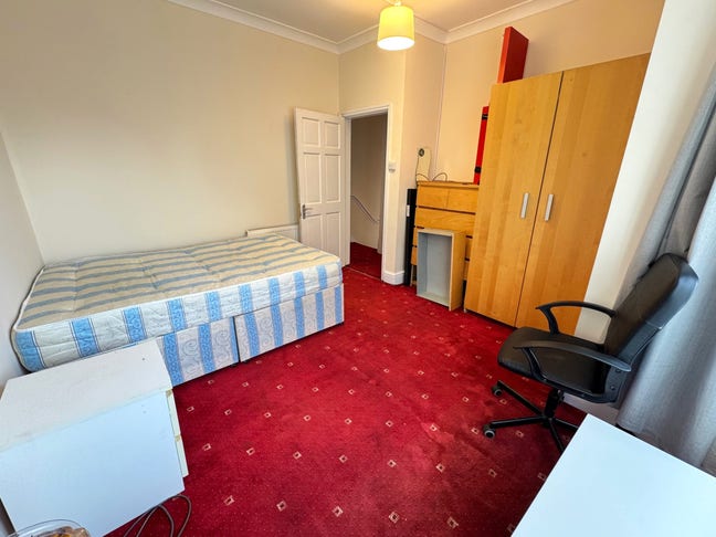 ***Double Room To Rent In Wood Green N22*** Main Photo