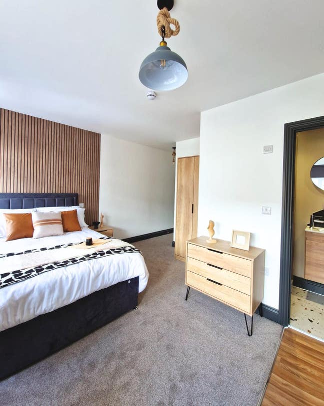 Elegant En-Suite & Studio in Co-Living Space Main Photo
