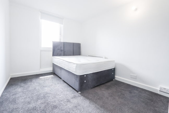 3 Beautiful Rooms Next to Northern Line! Main Photo