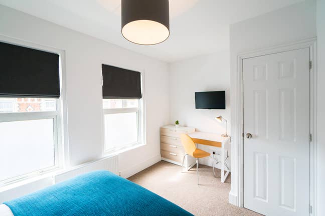 🍂 Autumn Sale! 🍂 Ensuite Room Available Now Main Photo