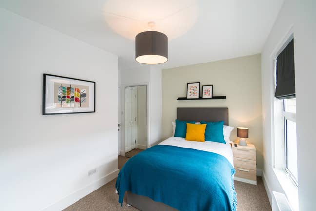 🍂 Autumn Sale! 🍂 Ensuite Room Available Now Main Photo