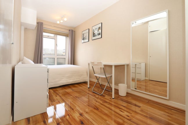 🌟Central Line on Your Doorstep🌟--Book Your Dream Main Photo