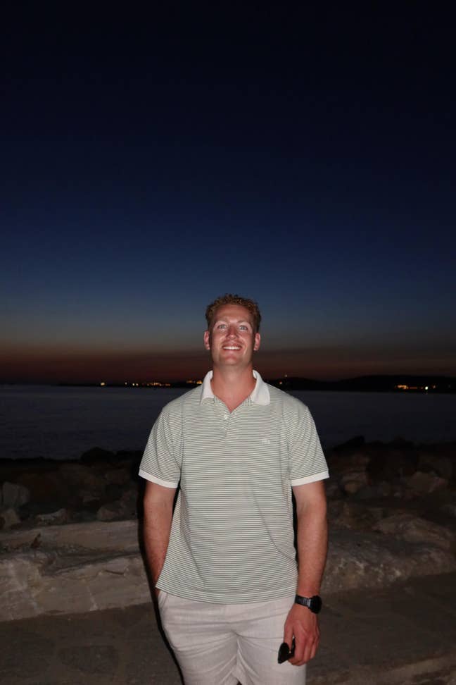 Kiwi professional looking for flat share Main Photo