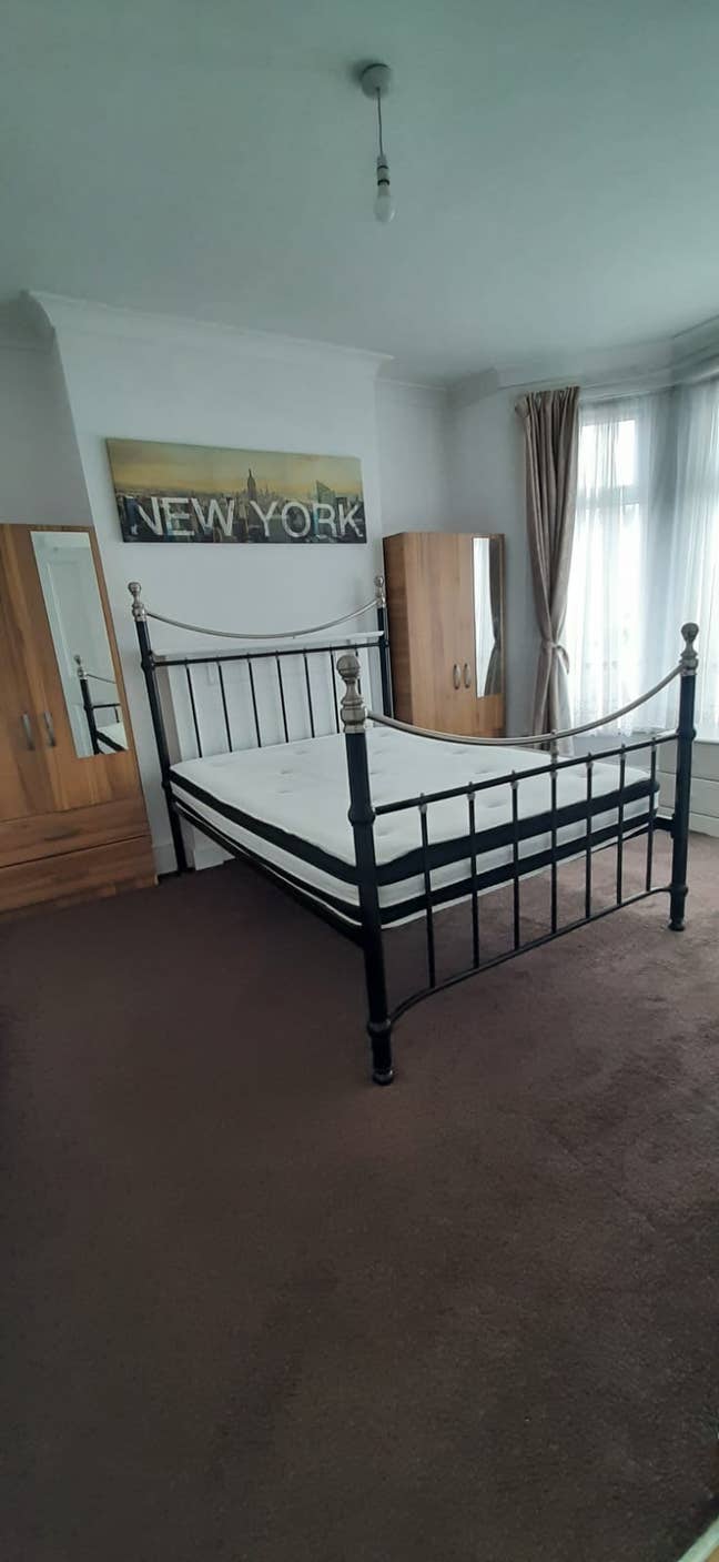 2 Rooms Available – Vegetarian Only – Clean & Tidy Main Photo