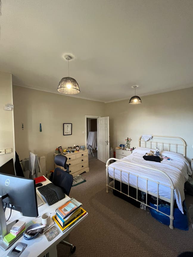 2 Large, Bright Double Rooms in Social Flat Main Photo