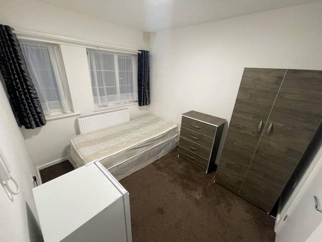 Delightful en-suite Bedsit in Wembley Park Main Photo