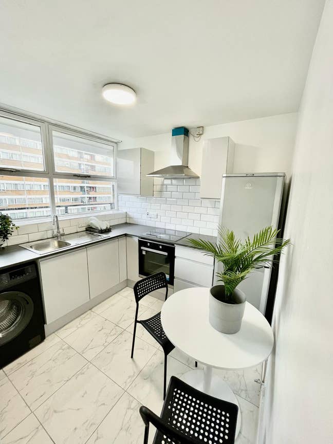 3 Amazing Rooms near Waterloo Main Photo
