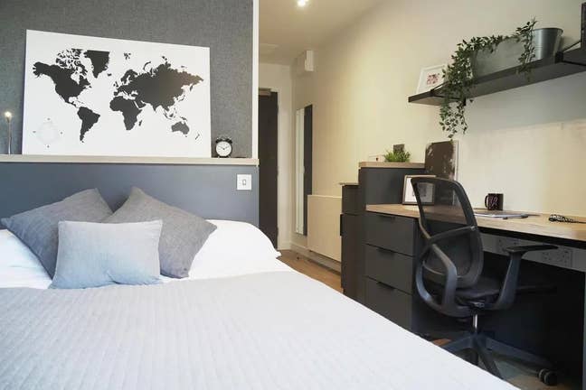 Replacement for Room Needed!  Main Photo