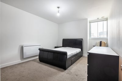 Stunning Double Bedroom With Private Bathroom Main Photo