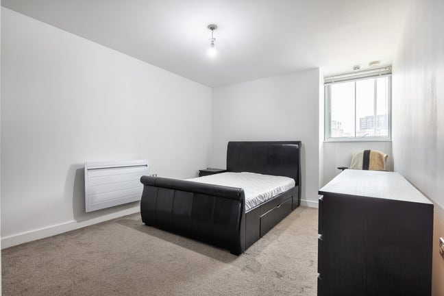 Stunning Double Bedroom With Private Bathroom Main Photo