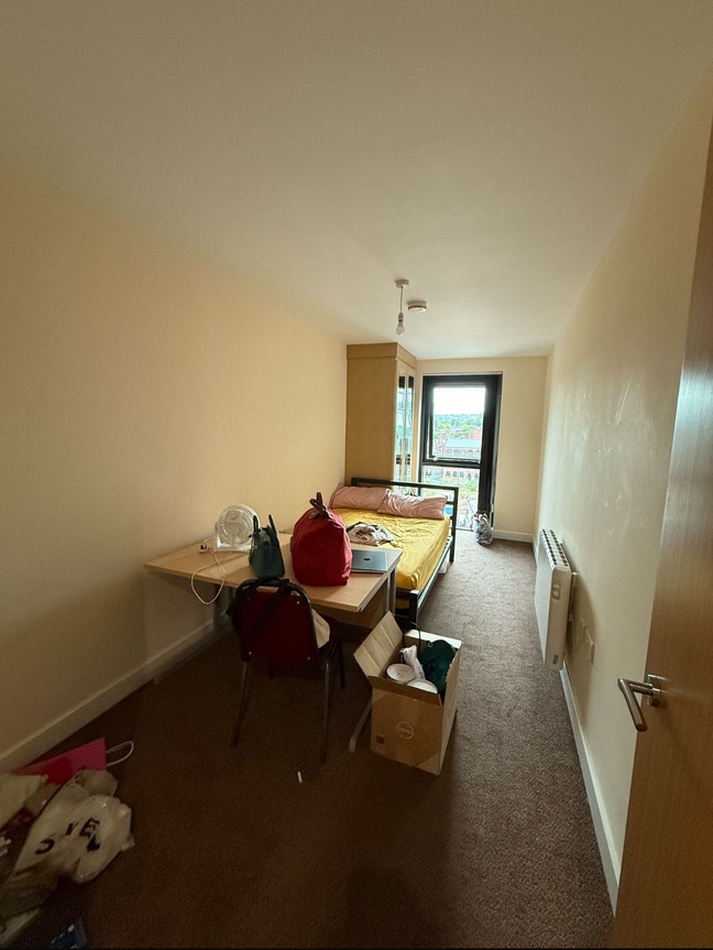  Tenancy Replacement Available – Devonshire Point Main Photo