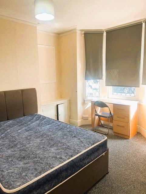 Clean Room All Inclusive & Wifi Nr Town Centre Main Photo
