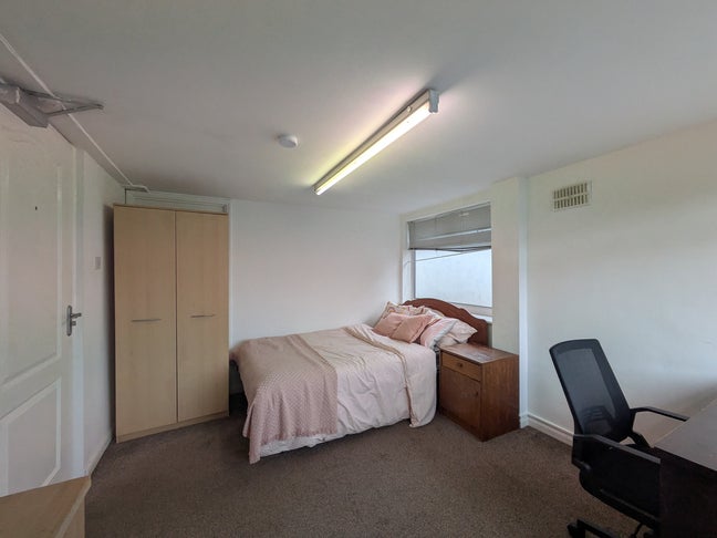 4 Double Bedrooms Available in Wollaton! Main Photo