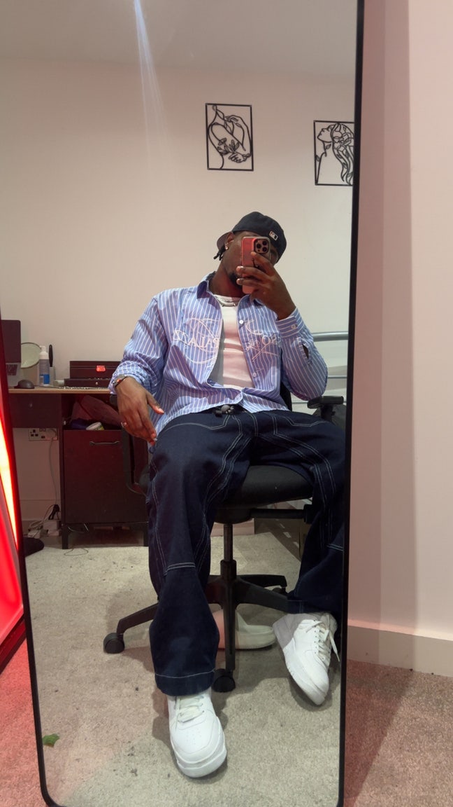 Hello! I’m a 23-year-old professional male ... Main Photo