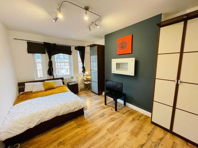 Near Tower Bridge - Cozy Ensuite Room  Main Photo