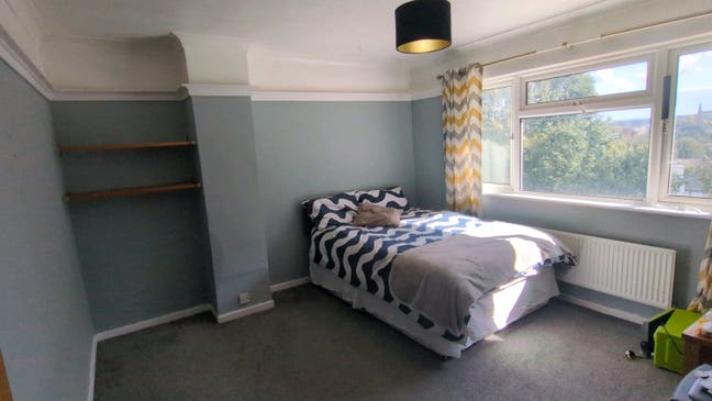 Double bedrooms close to Bridgend centre Main Photo